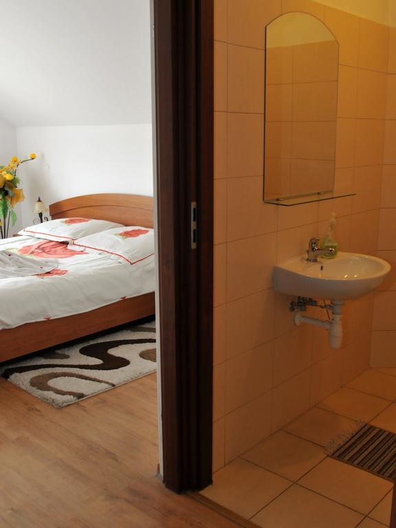 Hotel Restauracja Lorenzo Stopnica Luaran gambar
