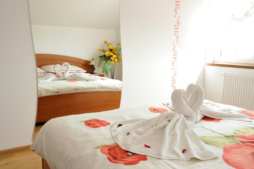 Hotel Restauracja Lorenzo Stopnica Luaran gambar