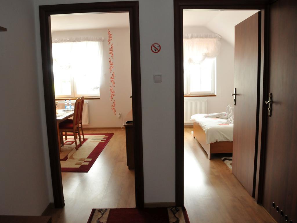 Hotel Restauracja Lorenzo Stopnica Bilik gambar