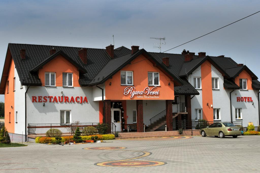 Hotel Restauracja Lorenzo Stopnica Luaran gambar