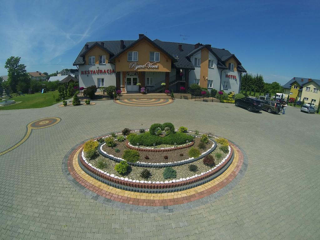 Hotel Restauracja Lorenzo Stopnica Luaran gambar