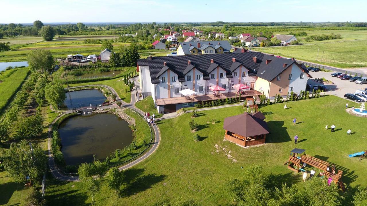 Hotel Restauracja Lorenzo Stopnica Luaran gambar